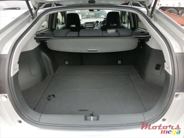2012' Honda Insight photo #4