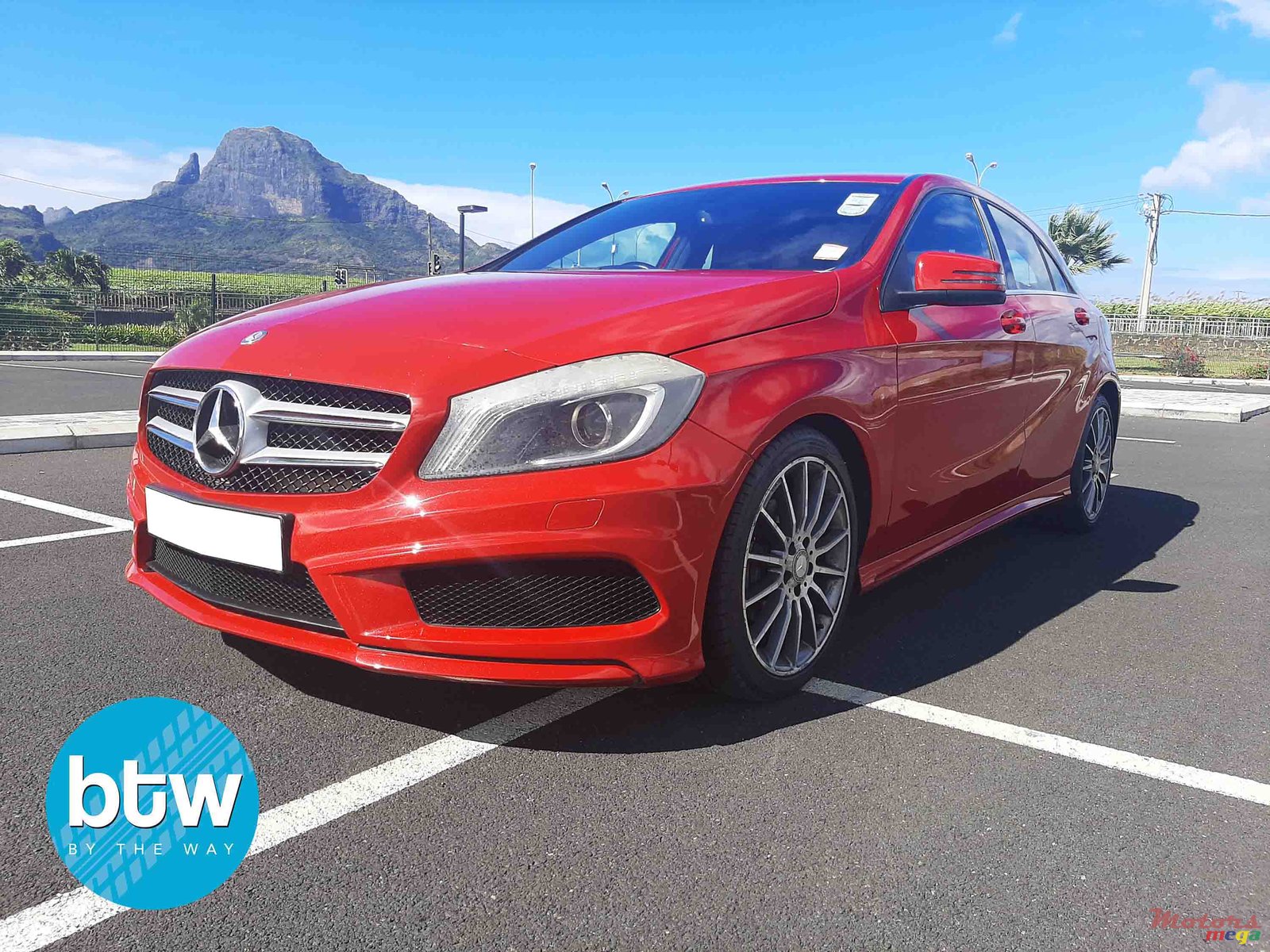 2013' Mercedes-Benz A 200 photo #2