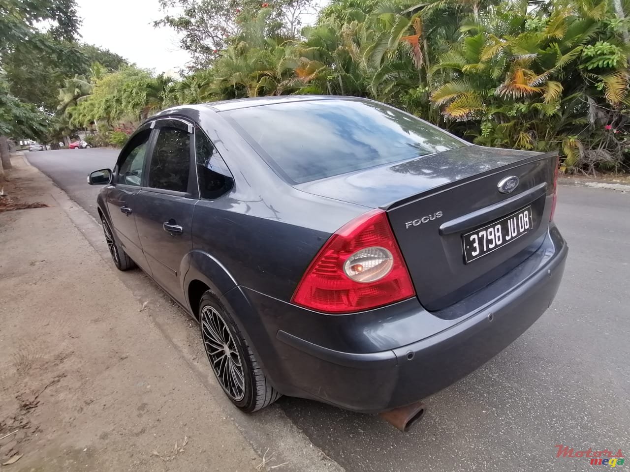 2008' Ford Focus photo #3