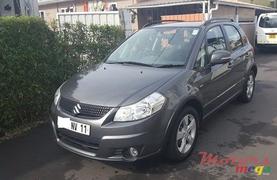 2011' Suzuki SX4 photo #1