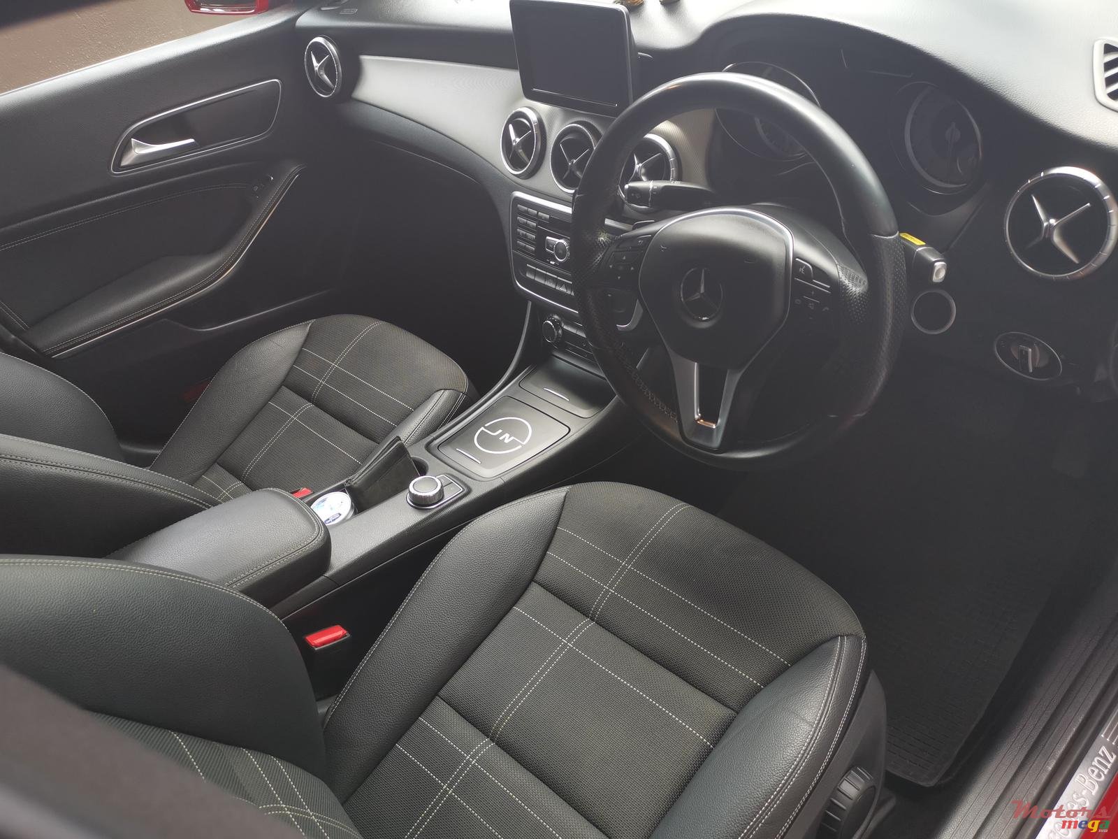 2014' Mercedes-Benz CLA 180 photo #5