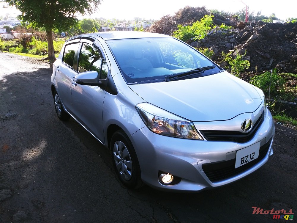 2012' Toyota Vitz photo #1