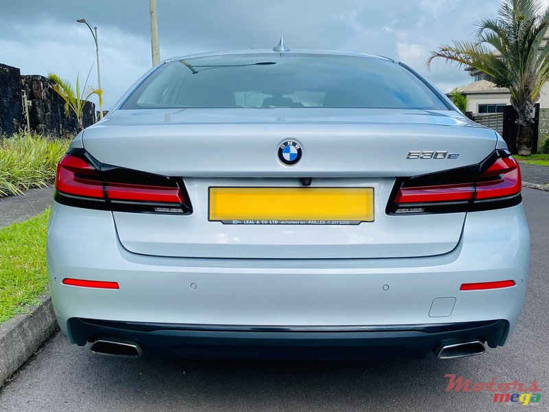 2022' BMW 530 photo #3
