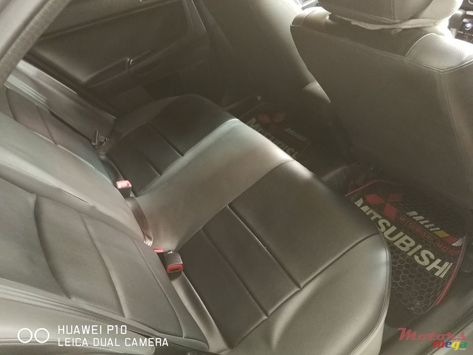 2017' Mitsubishi Lancer ex photo #4