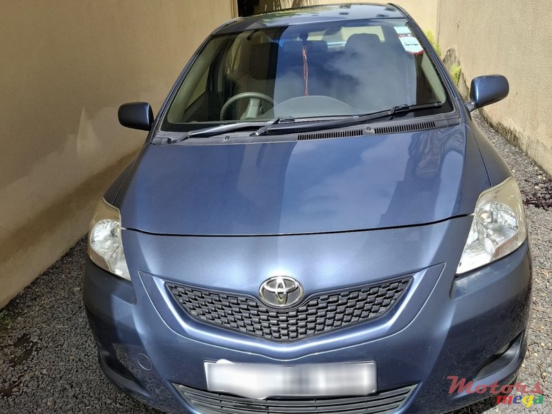 2013' Toyota Belta photo #1