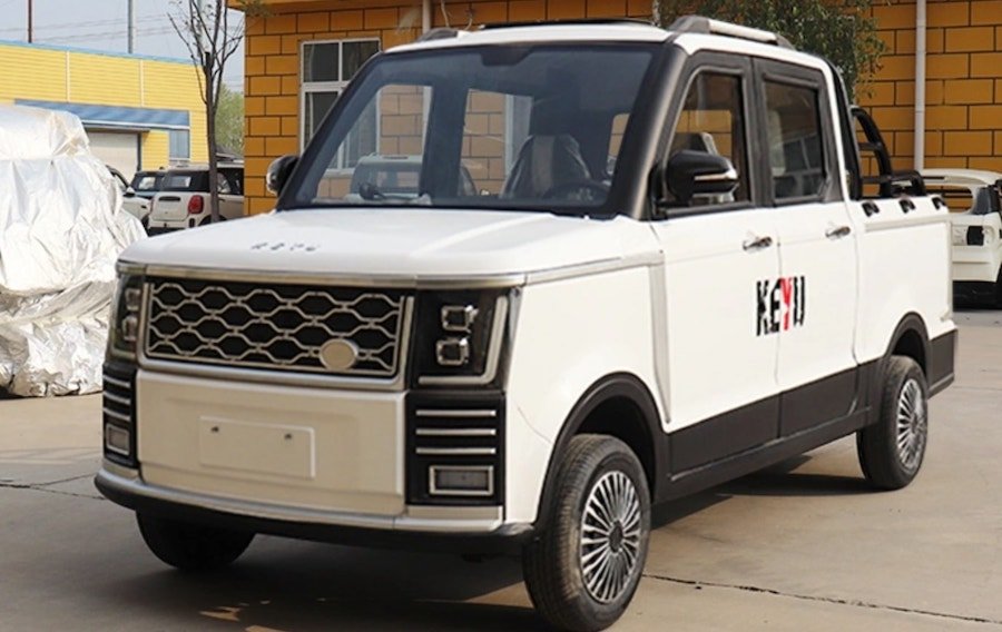 This Chinese Electric Pickup Truck Is Dirt Cheap, Looks Like a "Land Rover" Golf Kart