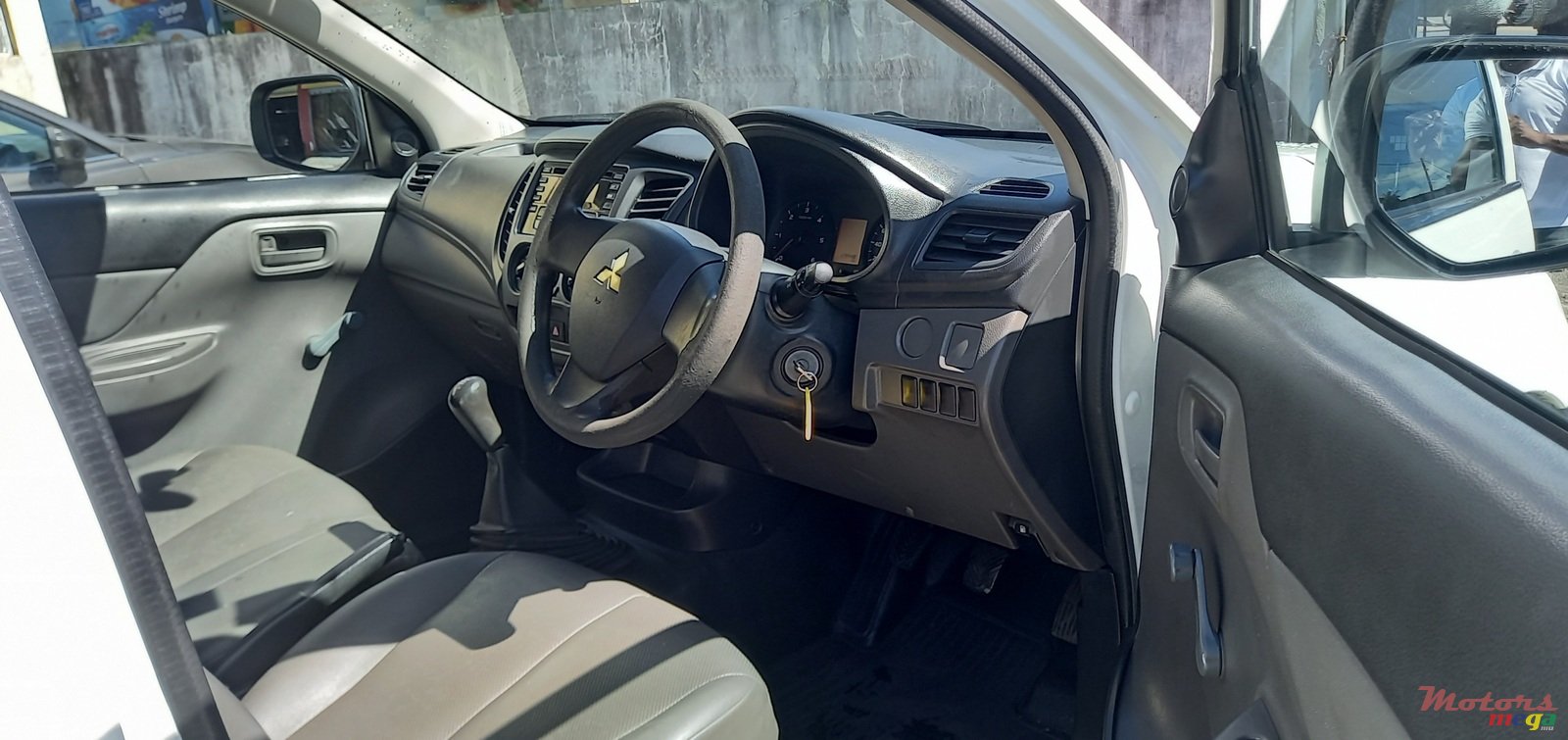 2017' Mitsubishi L 200 photo #5