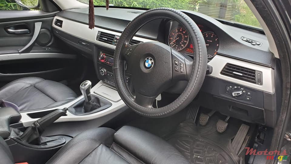 2009' BMW 3 Series M_SPORT photo #5