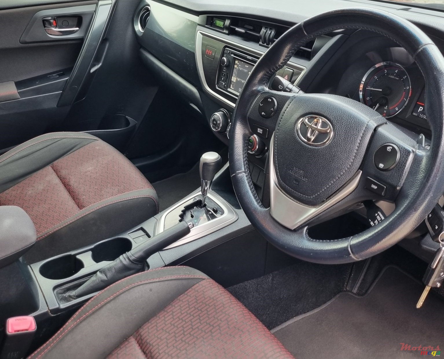 2013' Toyota Corolla Levin SX photo #2