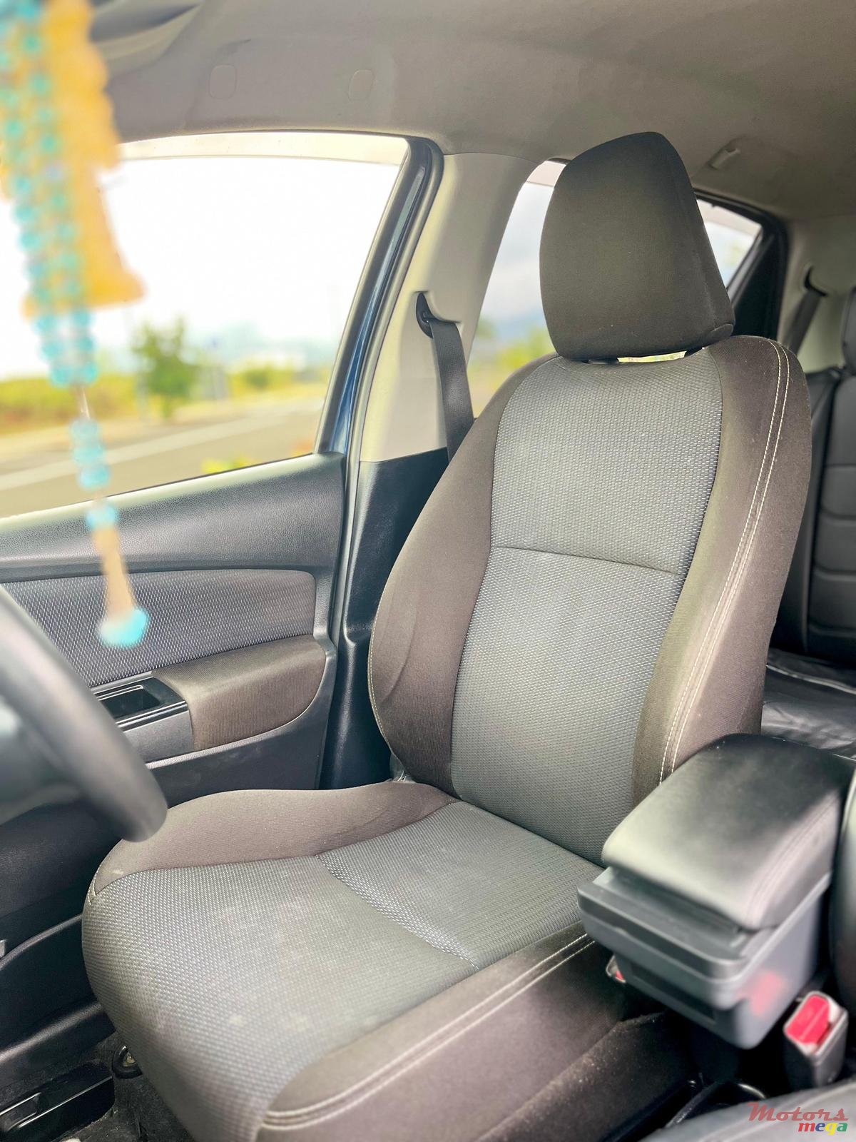 2018' Toyota Vitz photo #4