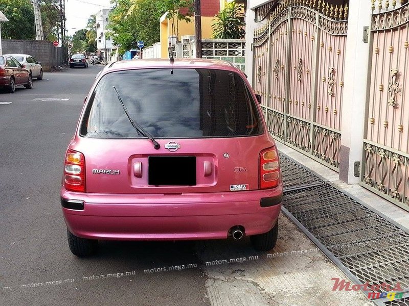 2000' Nissan photo #2