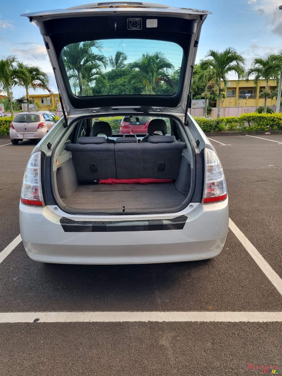 2009' Toyota Prius photo #3