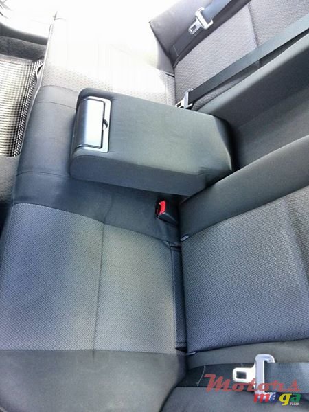 2008' Toyota Avensis photo #3