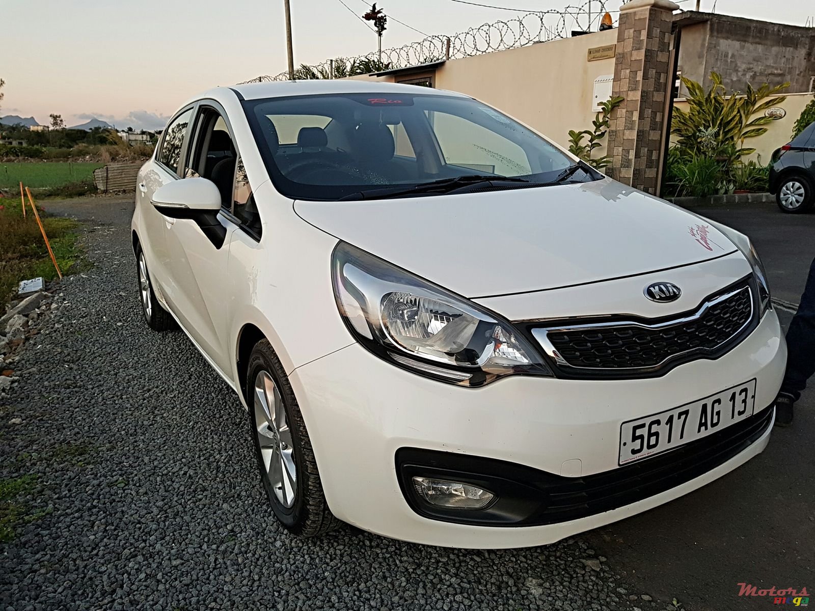 2013' Kia rio automatic photo #2
