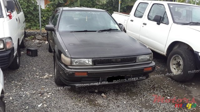 1990' Nissan Bluebird photo #1