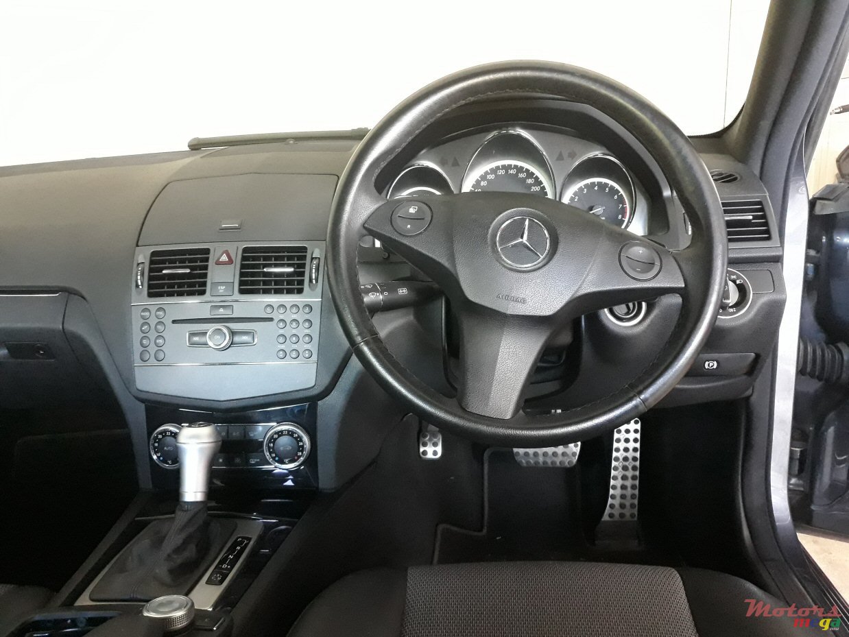 2009' Mercedes-Benz C-Class C180 Finition AMG photo #6