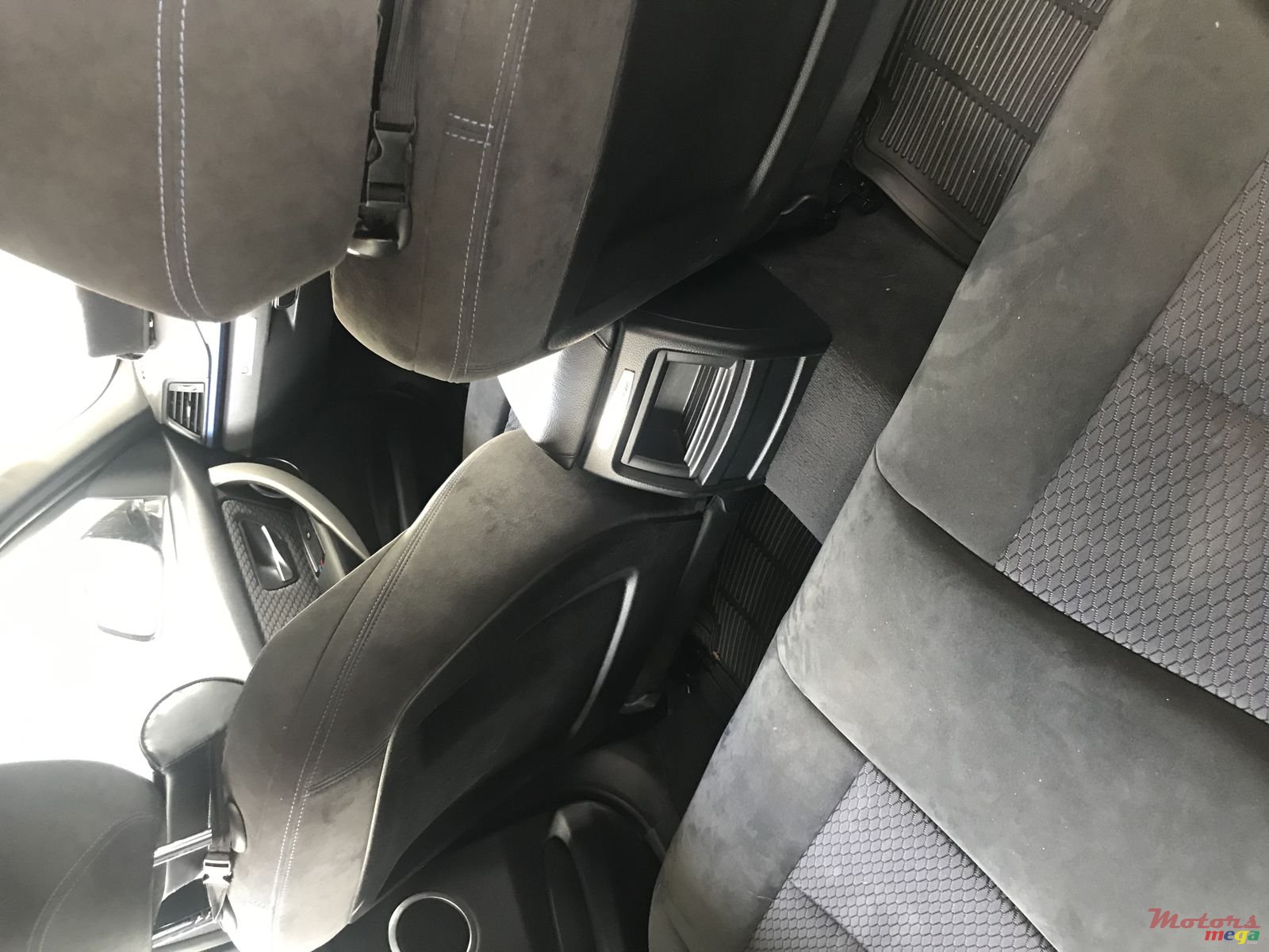 2014' BMW 3 Series Full m sports package photo #3