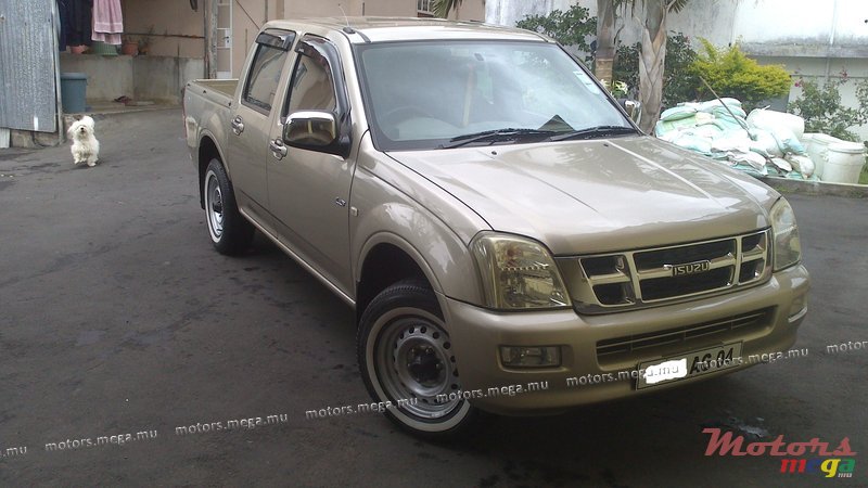 2004' Isuzu Dmax LS photo #1