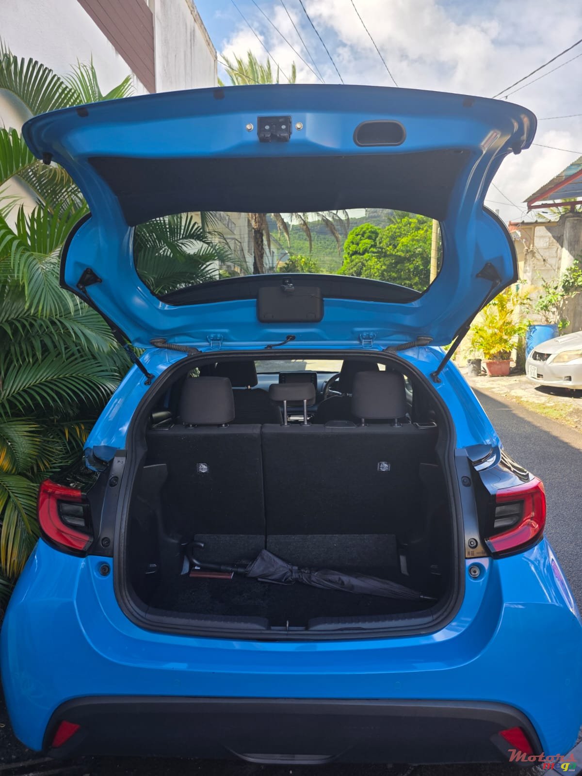 2021' Toyota Yaris photo #2