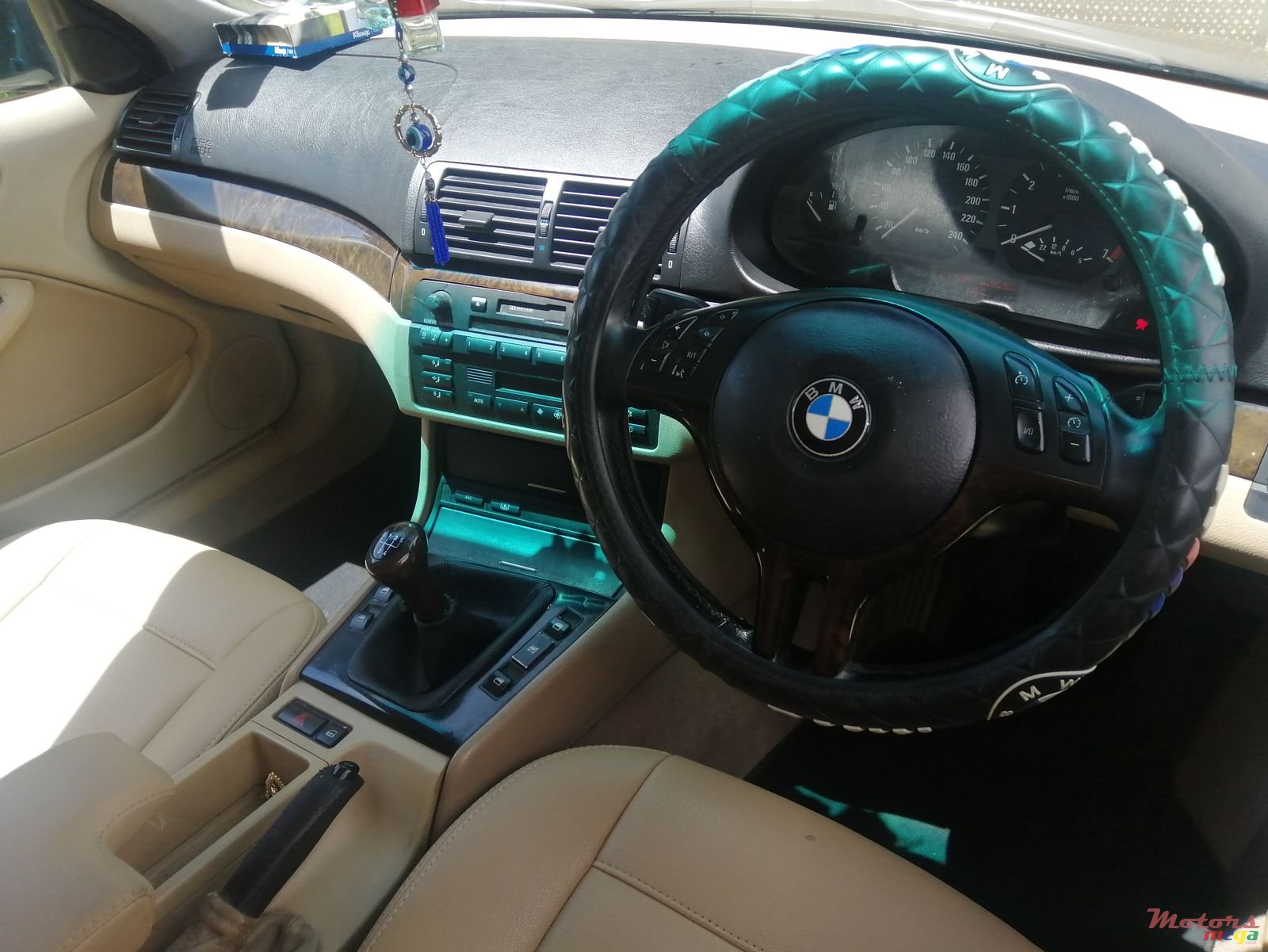 2001' BMW 318 photo #6