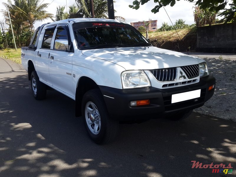 2008' Mitsubishi L200 (4x4) photo #1