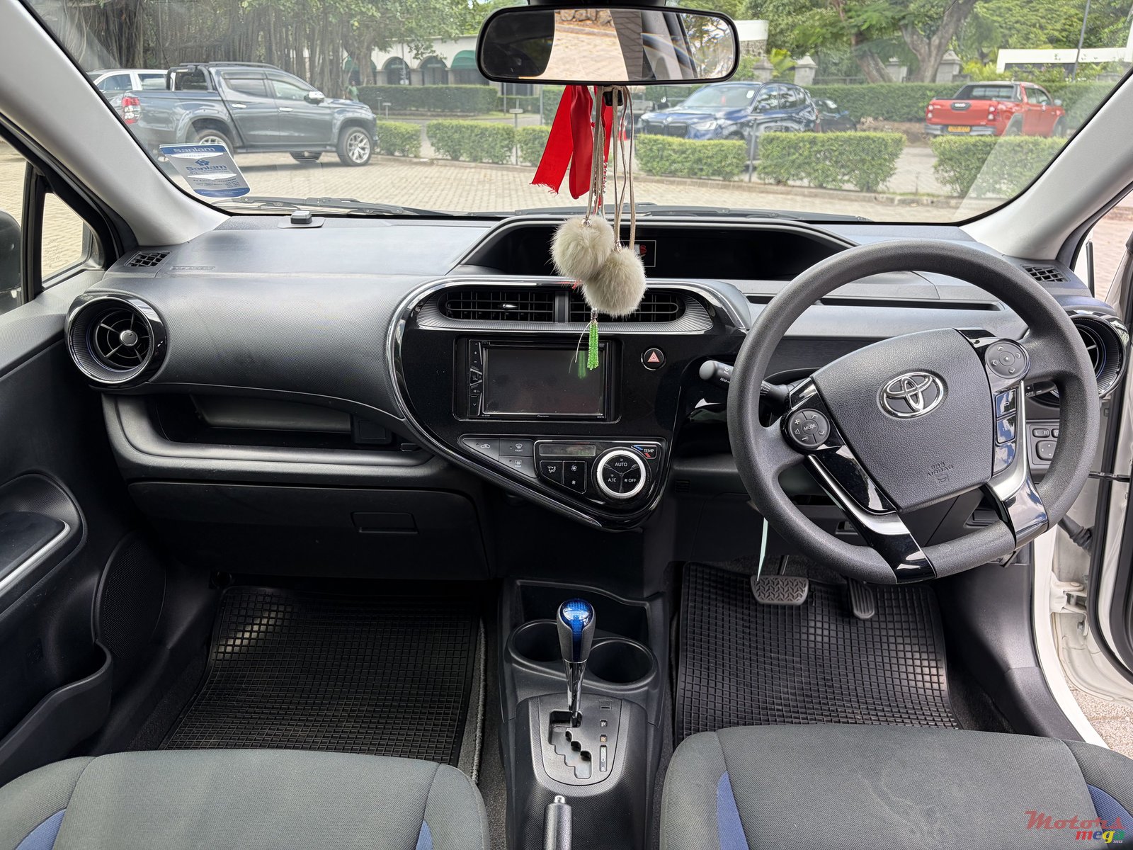 2018' Toyota Aqua photo #6