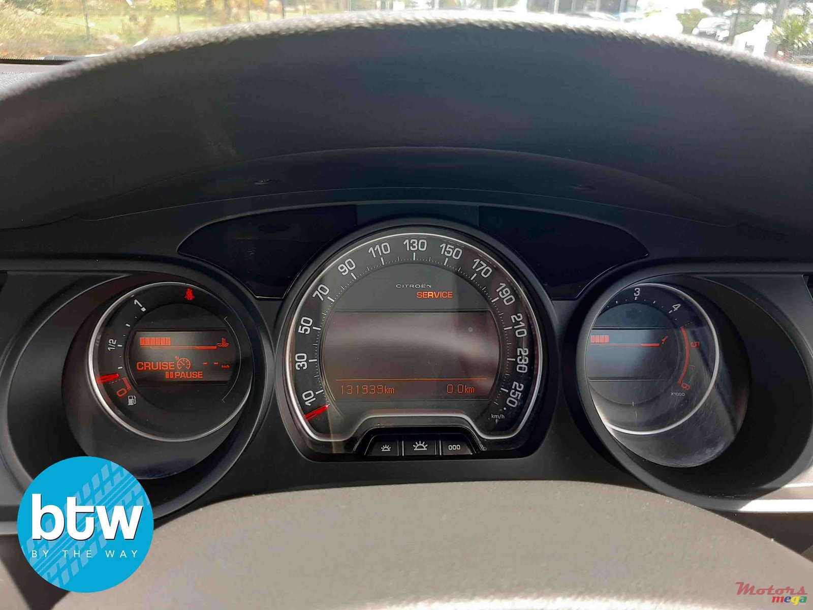 2010' Citroen C5 photo #7