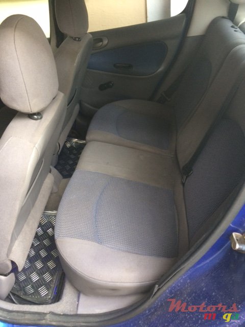 2003' Peugeot 206 photo #6