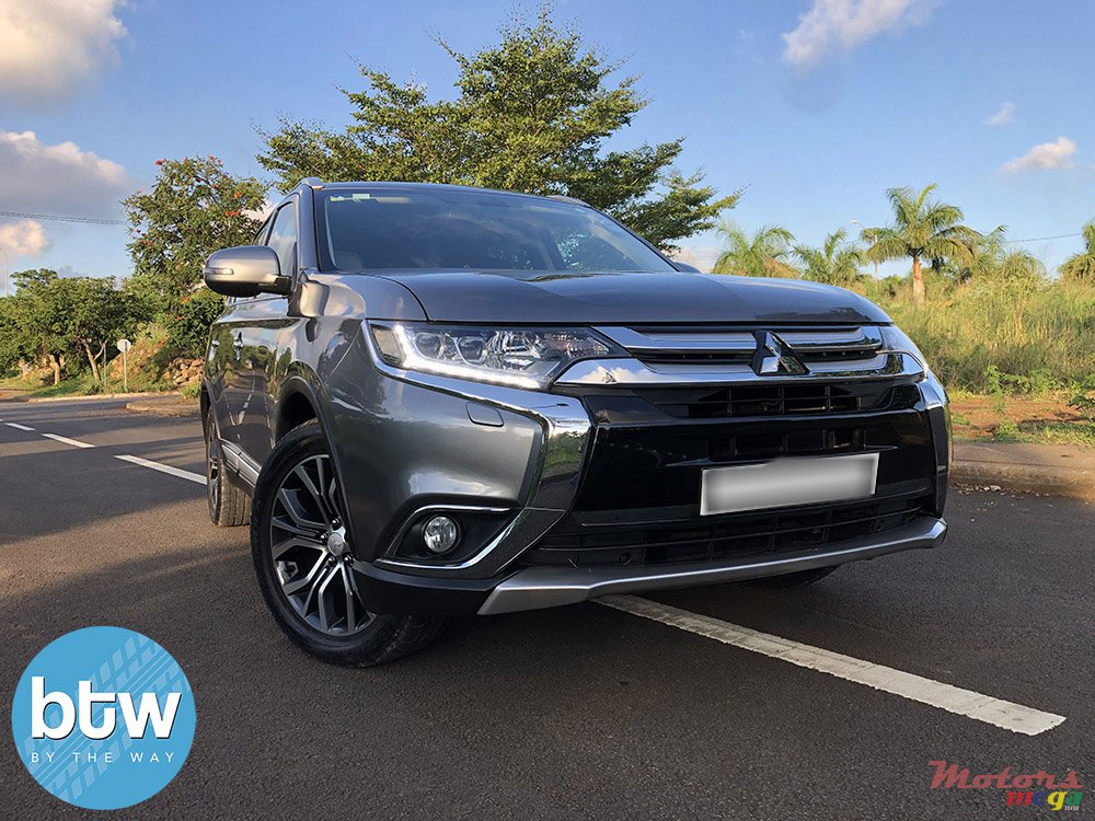 2017' Mitsubishi Outlander photo #1
