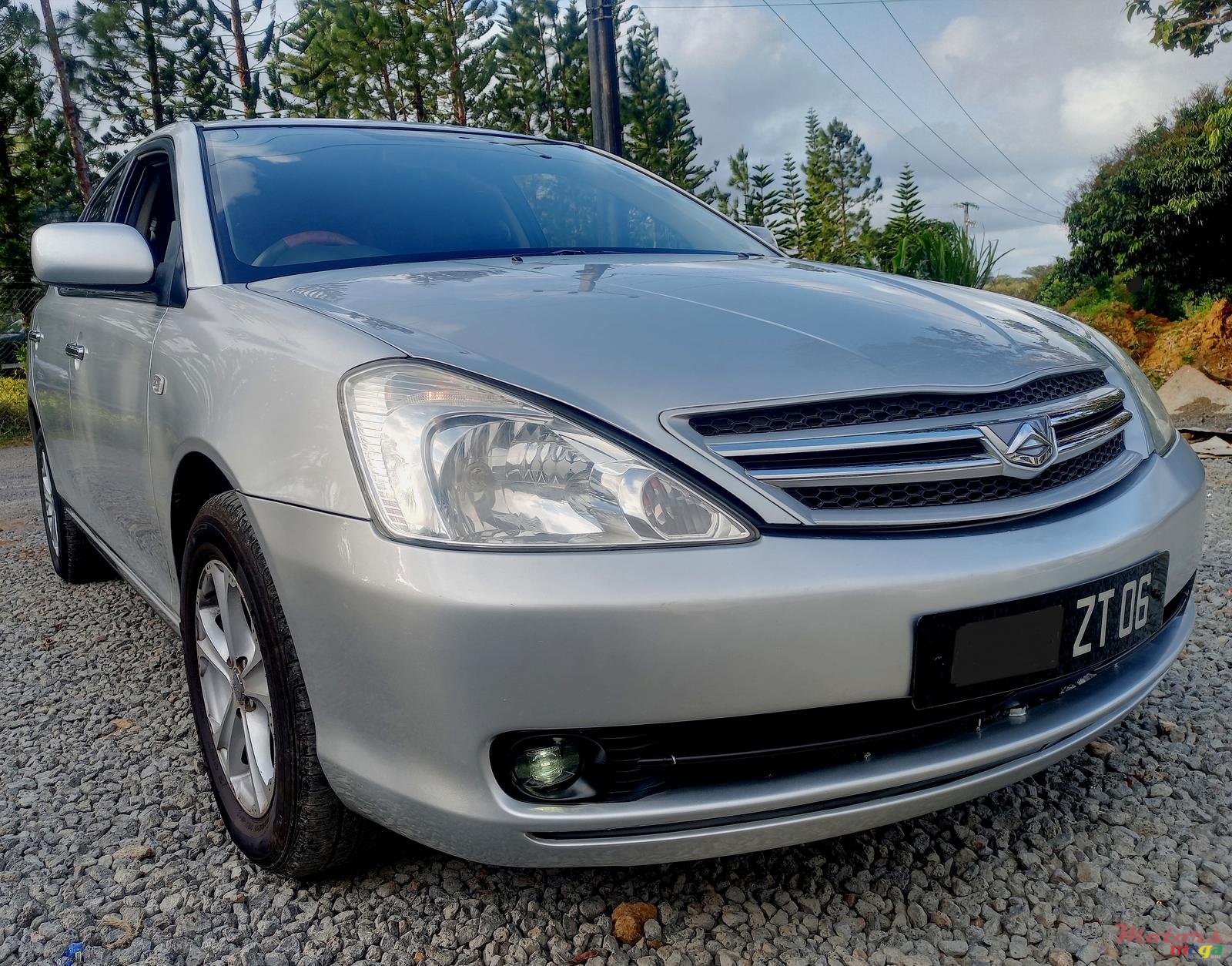 2006' Toyota Allion photo #1