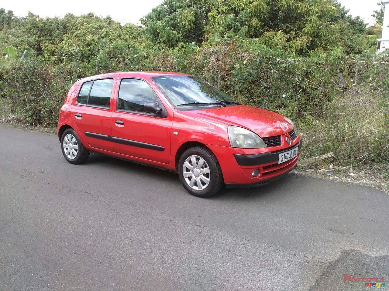 2004' Renault Clio photo #1