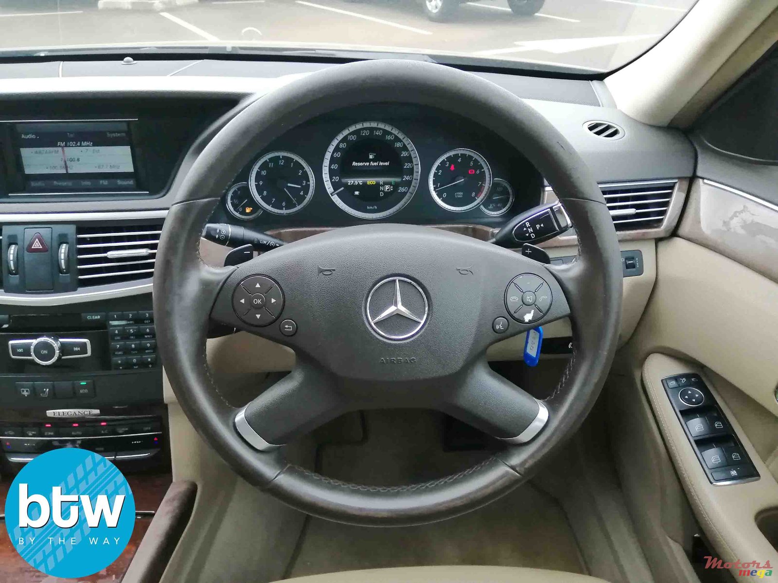 2013' Mercedes-Benz E-Class 200 photo #6