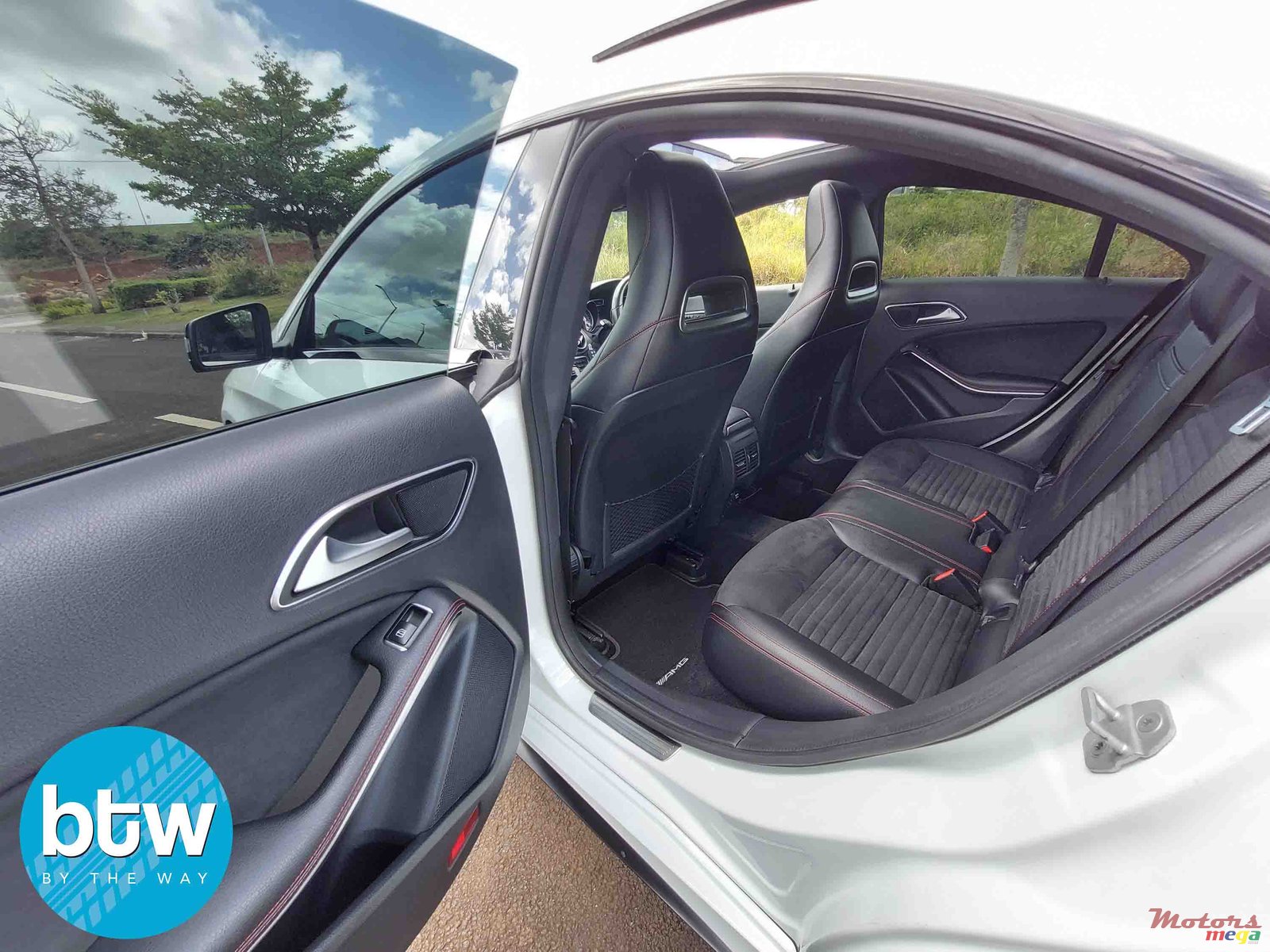 2014' Mercedes-Benz CLA 200 photo #5