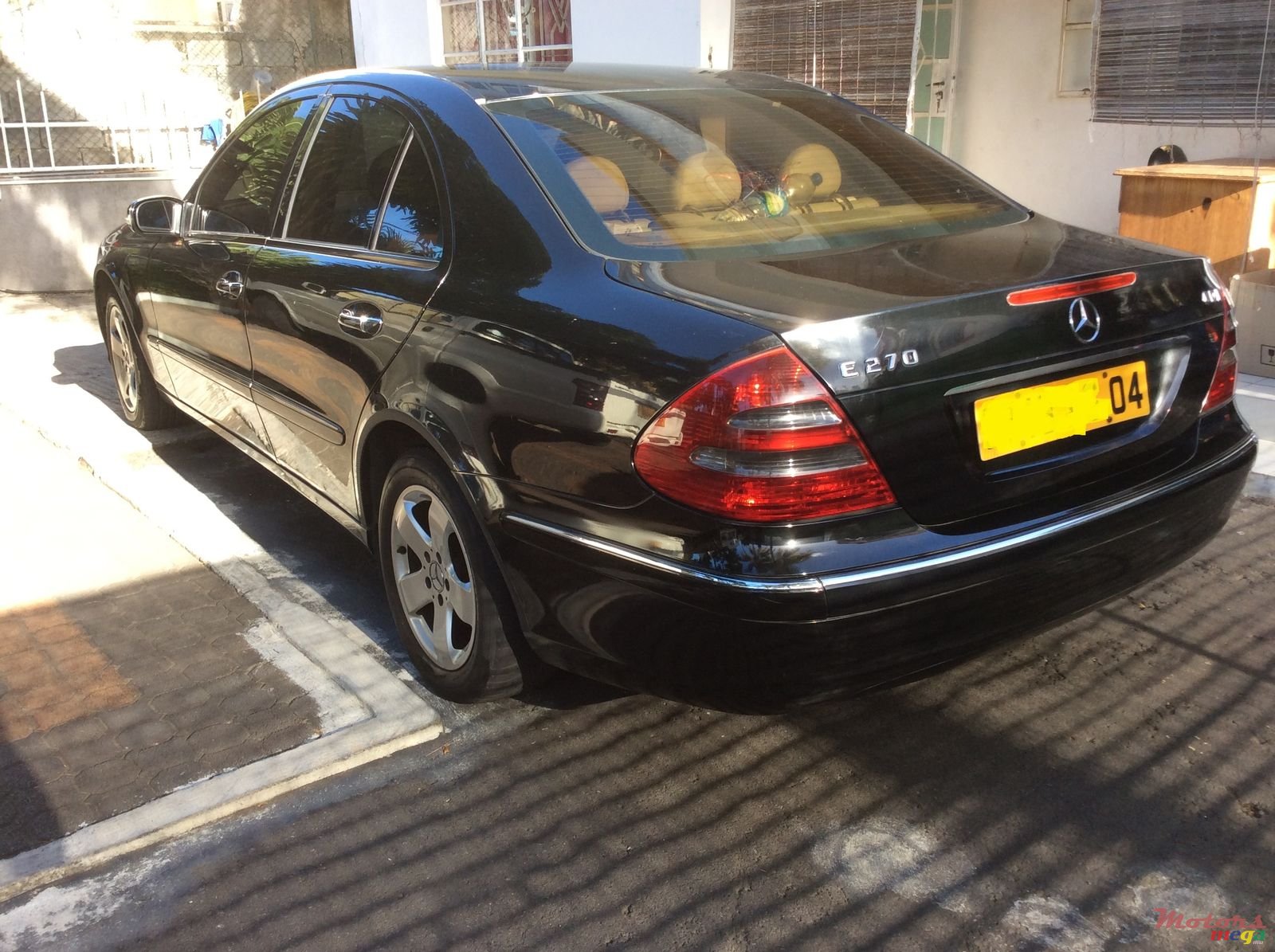 2004' Mercedes-Benz E270 photo #4