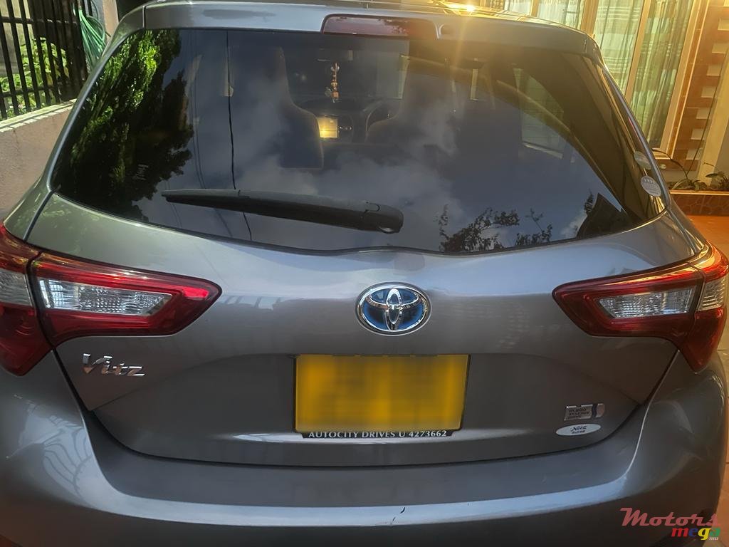 2017' Toyota Vitz Hybrid photo #2