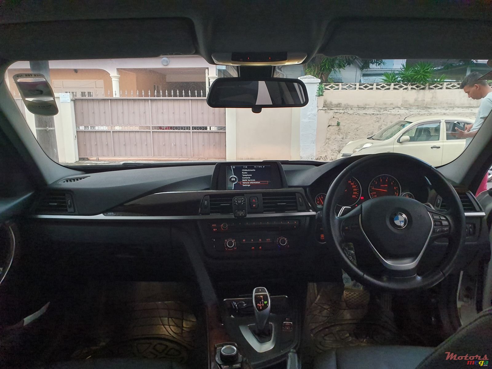 2012' BMW 328 photo #2