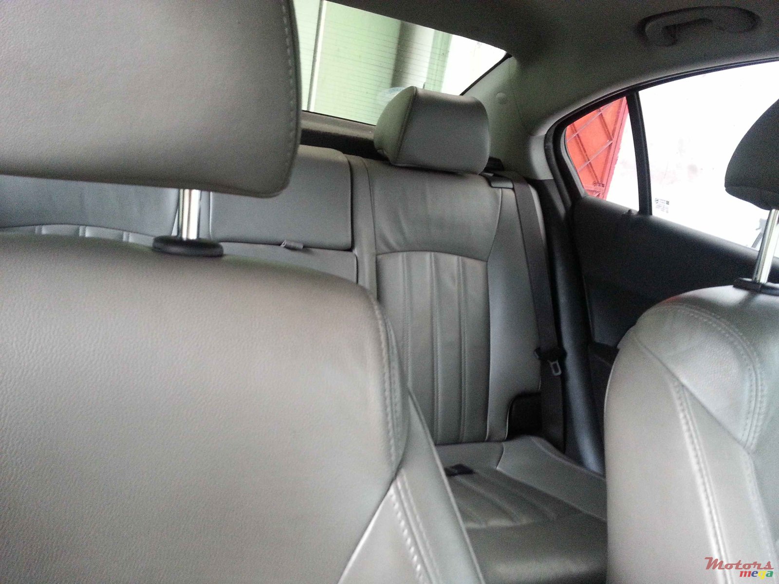 2011' Chevrolet Cruze photo #6