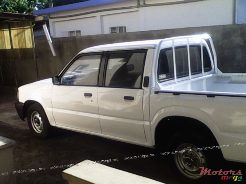 1997' Mazda B250 photo #3