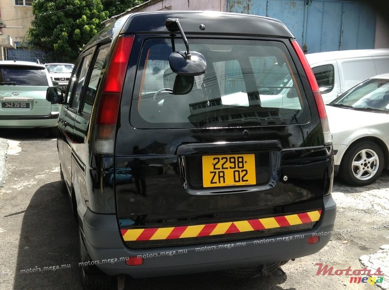 2002' Toyota Townace photo #3