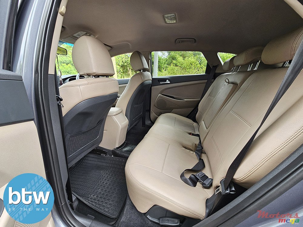 2021' Hyundai Tucson photo #6