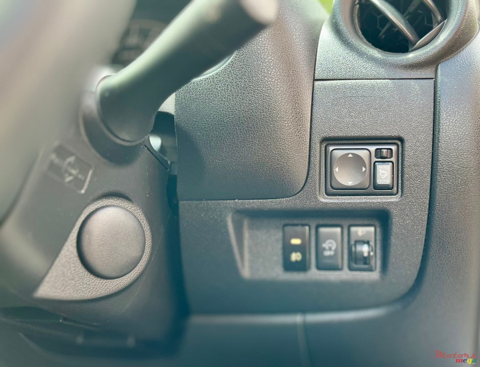 2014' Nissan March photo #7