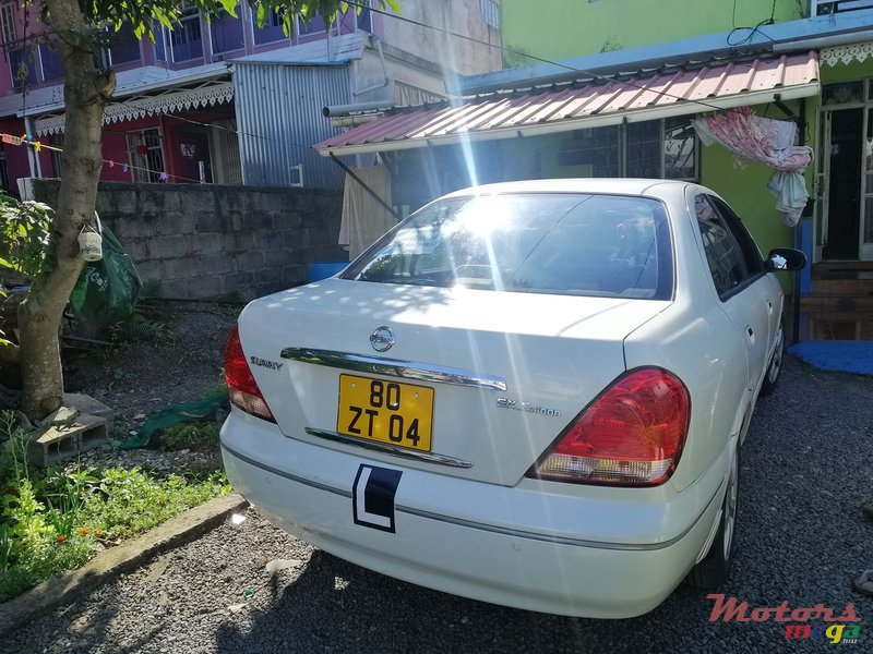 2004' Nissan Sunny photo #2