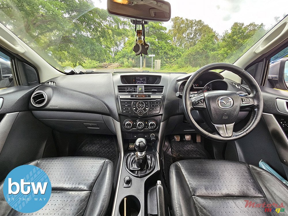2017' Mazda BT-50 4X4 photo #6