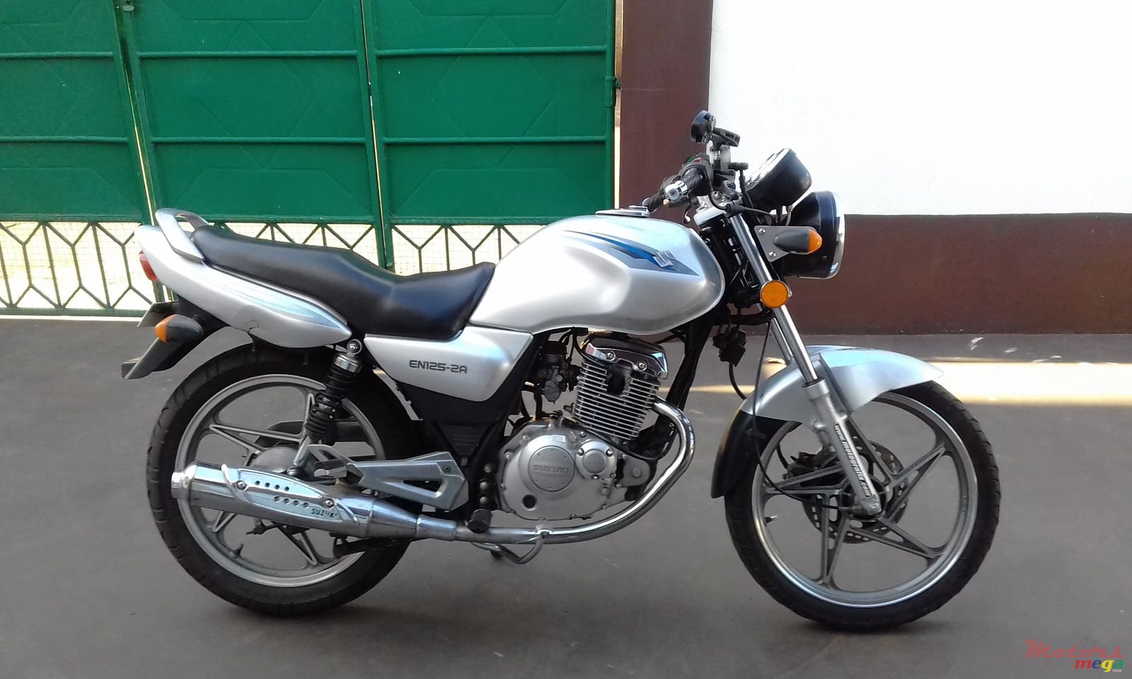 2011' Suzuki photo #3