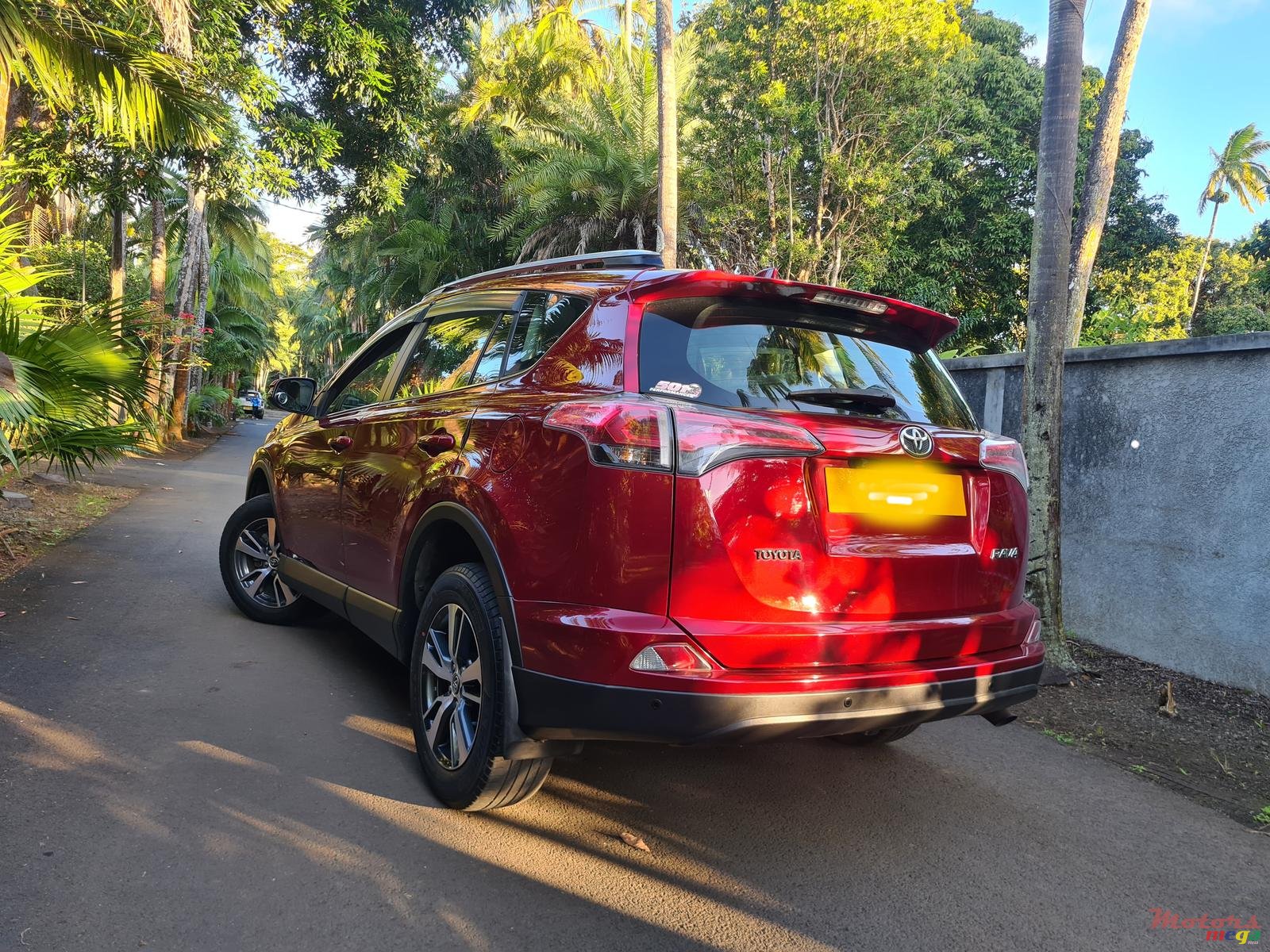 2017' Toyota RAV4 Automatic photo #2