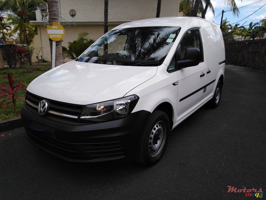 2018' Volkswagen Caddy Panel Van photo #1
