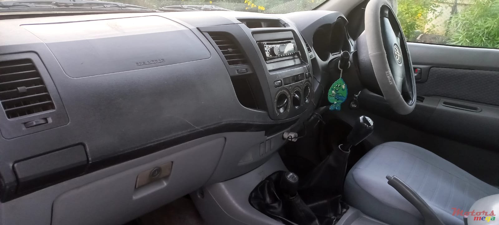 2006' Toyota Hilux any photo #3