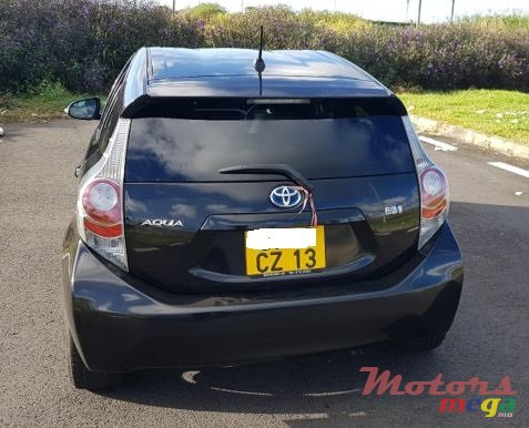 2013' Toyota Aqua photo #1