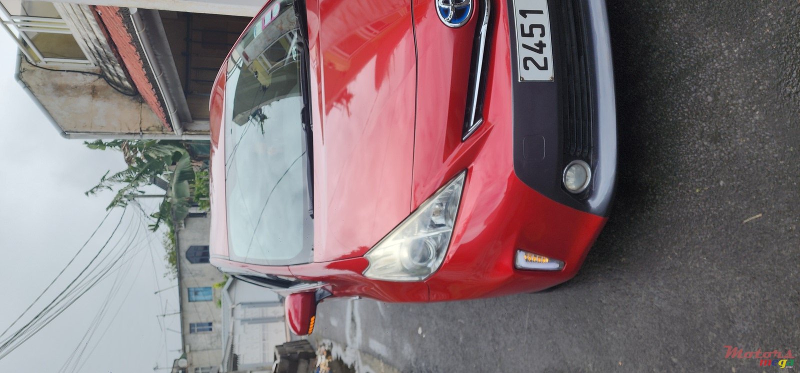 2013' Toyota Prius v photo #6