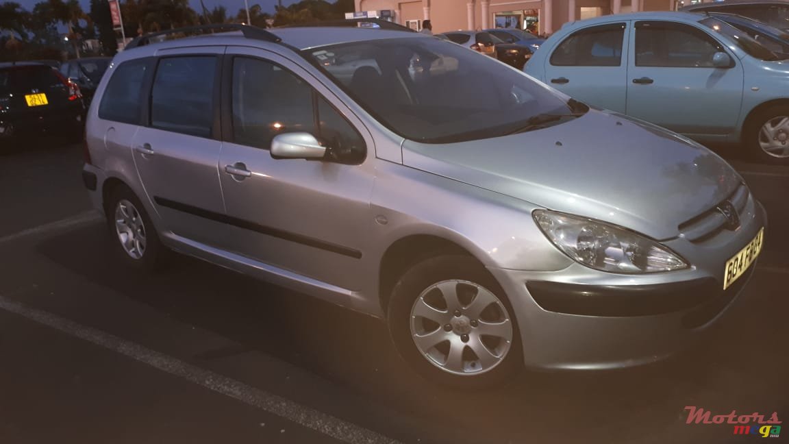 2004' Peugeot 307 SW photo #3